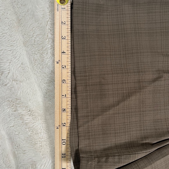 Men’s Lone Cypress by Pebble Beach size 35 brown golf short - Picture 3 of 6